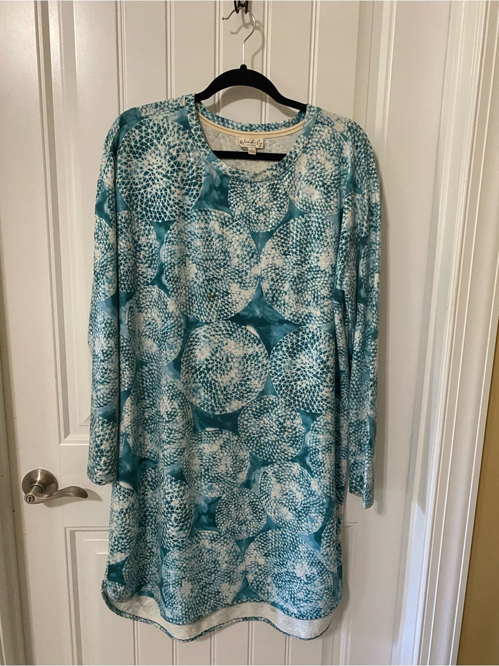 Wonderly Teal and White Printed Long-Sleeve Tunic Dress, slight hi-low